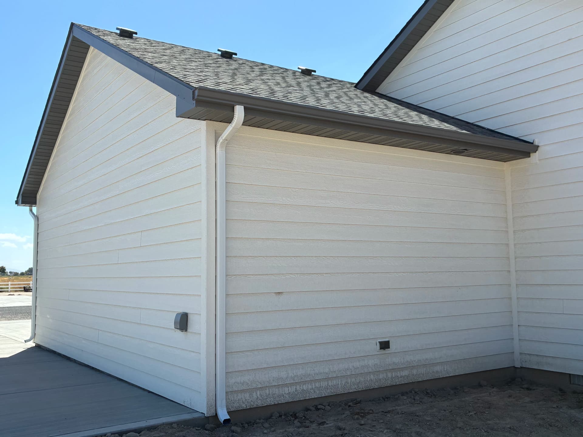 Gallery photos for New Construction Seamless Gutter Install Done Right: Image #5