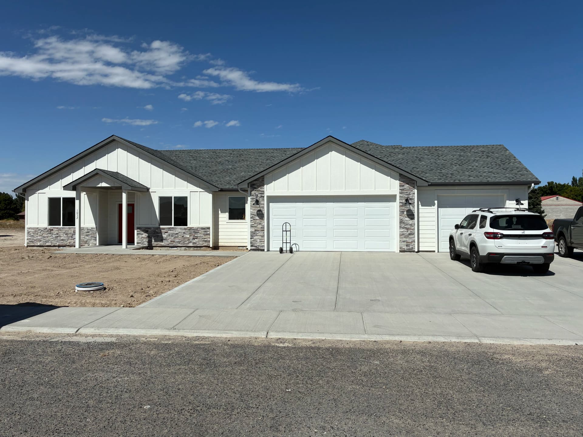 Gallery photos for New Construction Seamless Gutter Install Done Right: Image #1