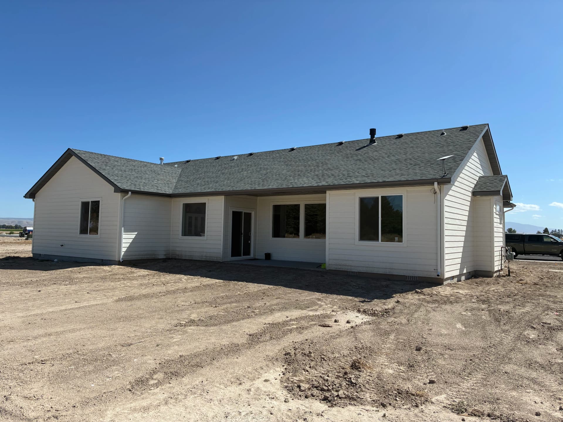 Gallery photos for New Construction Seamless Gutter Install Done Right: Image #4