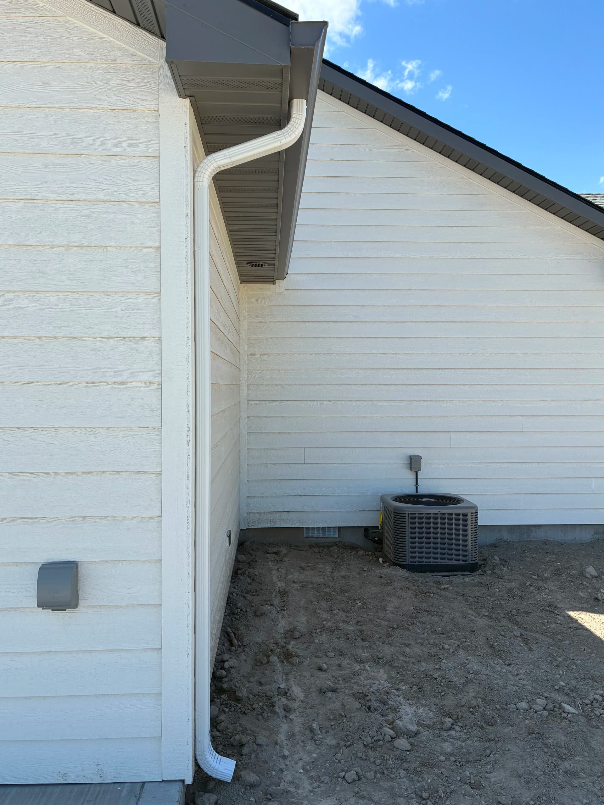 Gallery photos for New Construction Seamless Gutter Install Done Right: Image #2