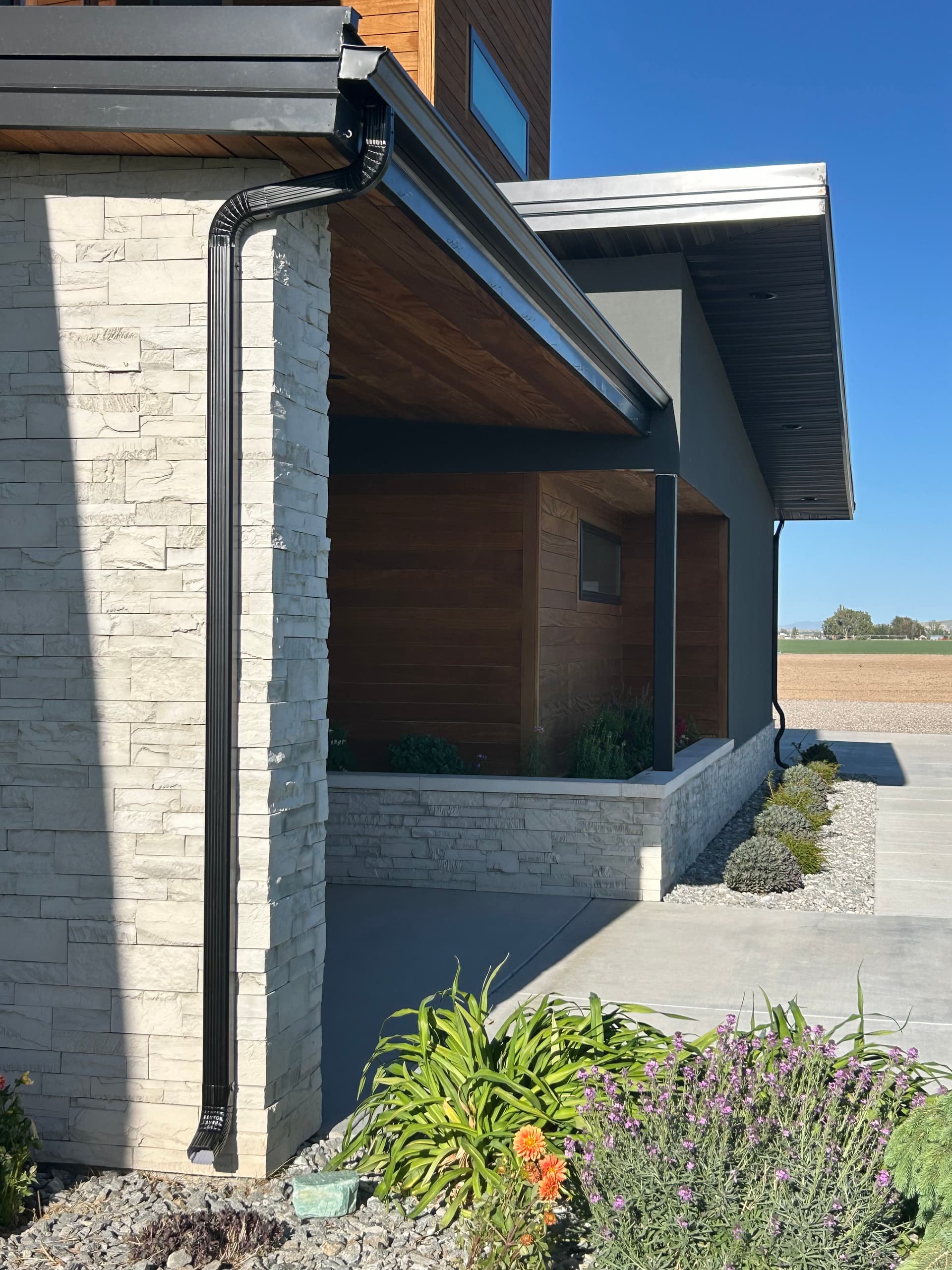 Gallery photos for Seamless Gutter and Downspout Installation in Declo: Image #2